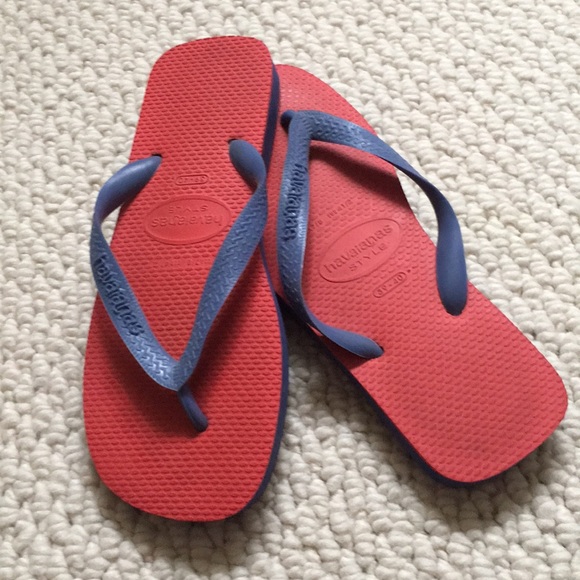 red and blue havaianas